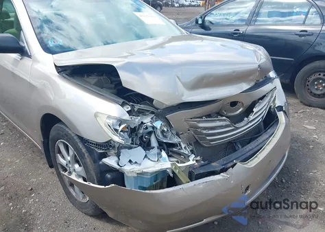 2008 Toyota Camry Le V6 z USA, uszkodzony, nr VIN JTNBK46K283036815